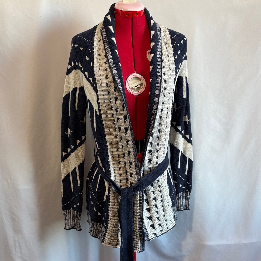 Olive & Oak Navy and Cream Patterned Cardigan